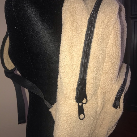 🆕 KAVU Pack Fleece Backpack Furry Sherpa Backpack - Picture 5 of 7